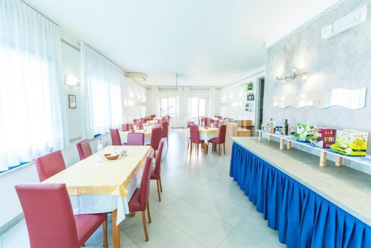 Hotel Azzurro カットーリカ エクステリア 写真