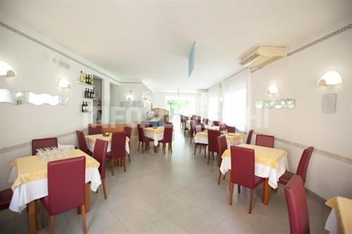 Hotel Azzurro カットーリカ エクステリア 写真